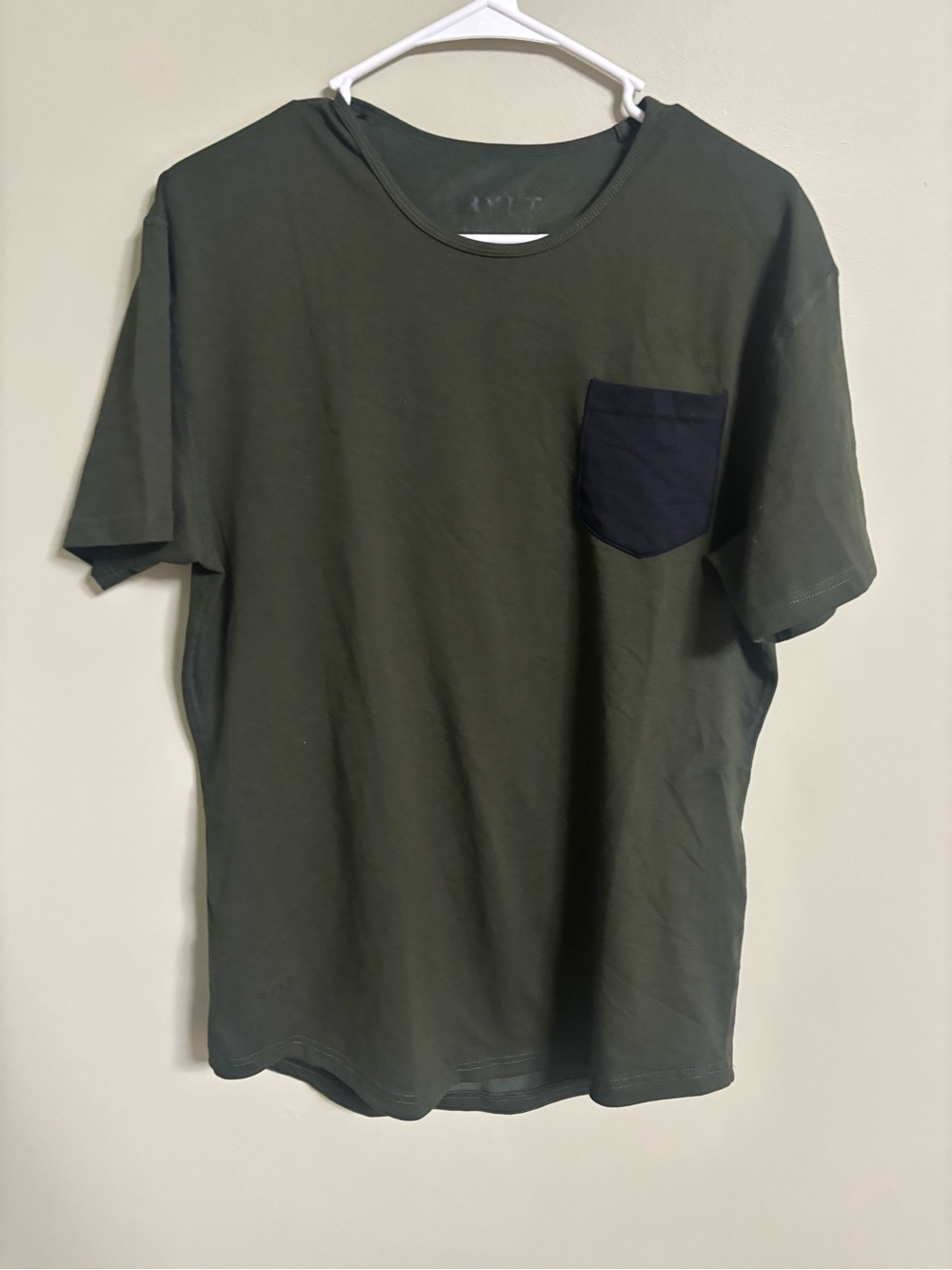 BYLT Basics Mens Drop Cut Pocket T-Shirt Size Medium Green Black Athletic